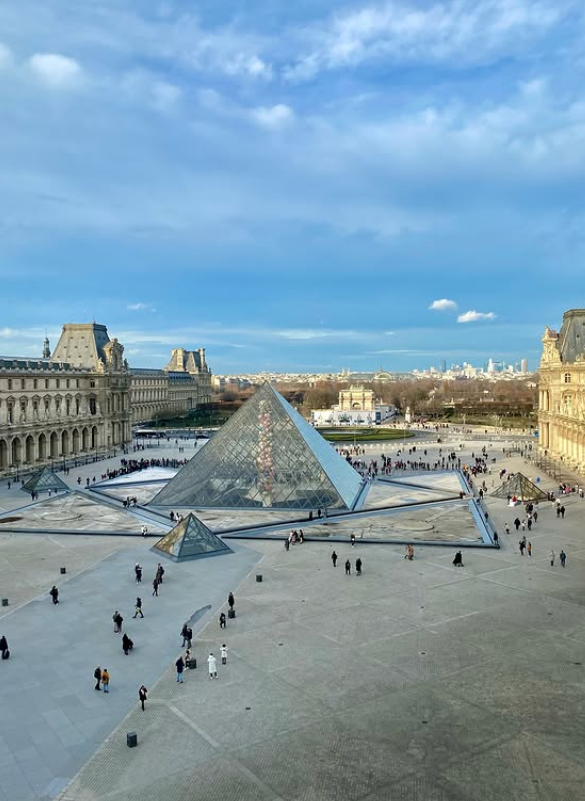 Louvre museum trip price